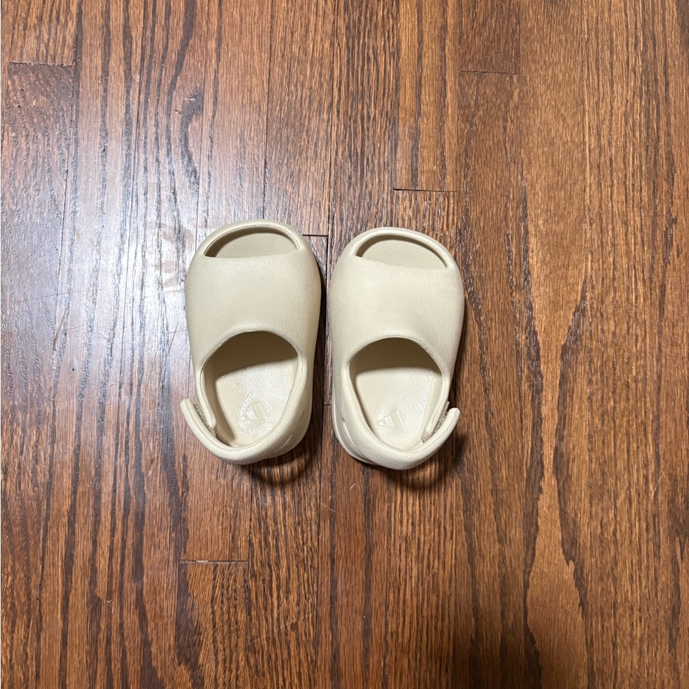 Toddler Yeezy Slides